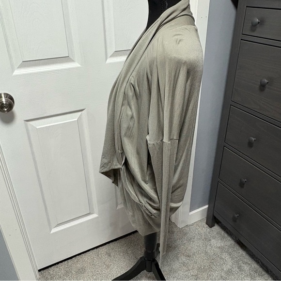 Aritzia - Wilfred Cardigan - Picture 2 of 4